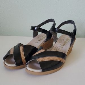 Worishofer black and tan wedges 39